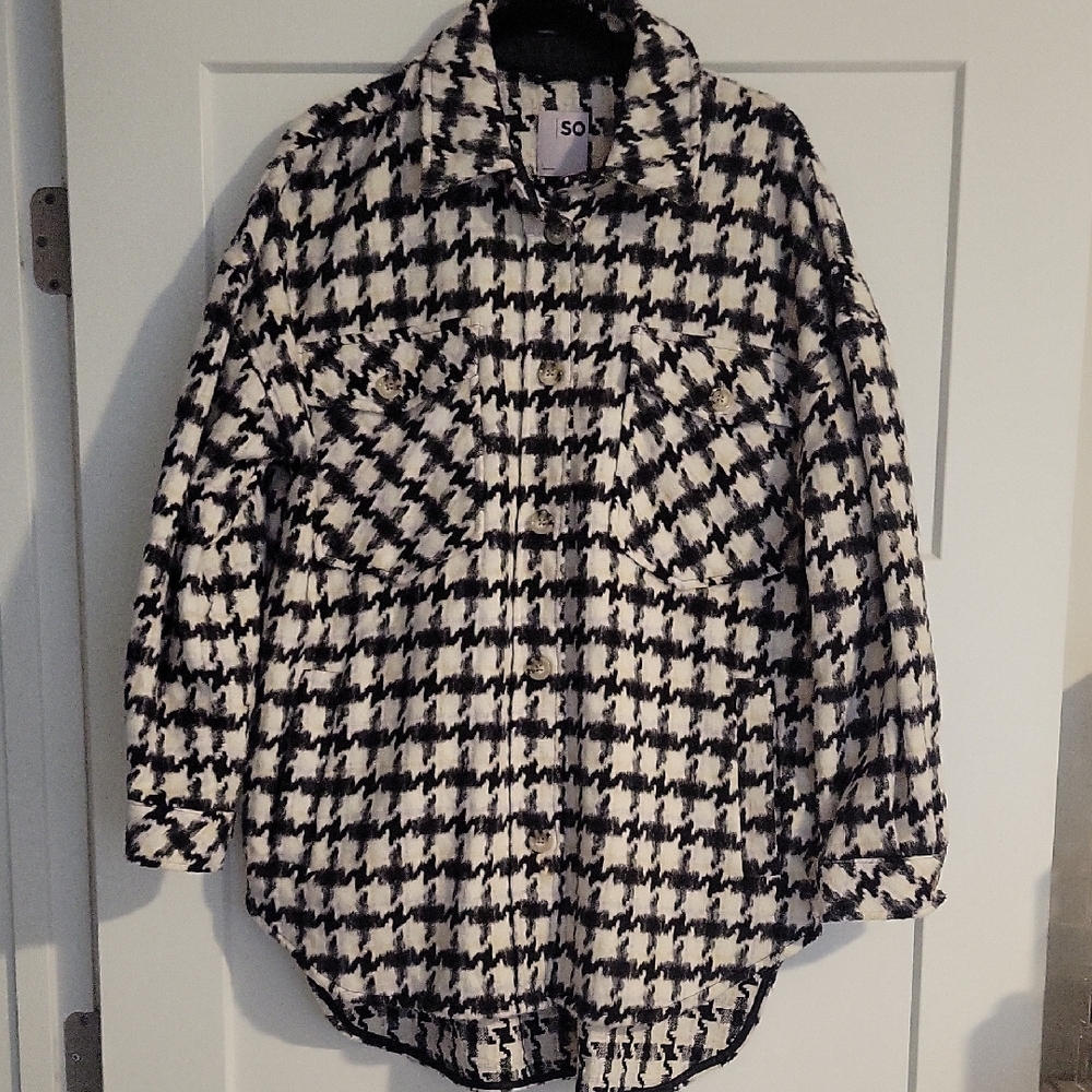 Solid Monochrome Houndstooth Shacket